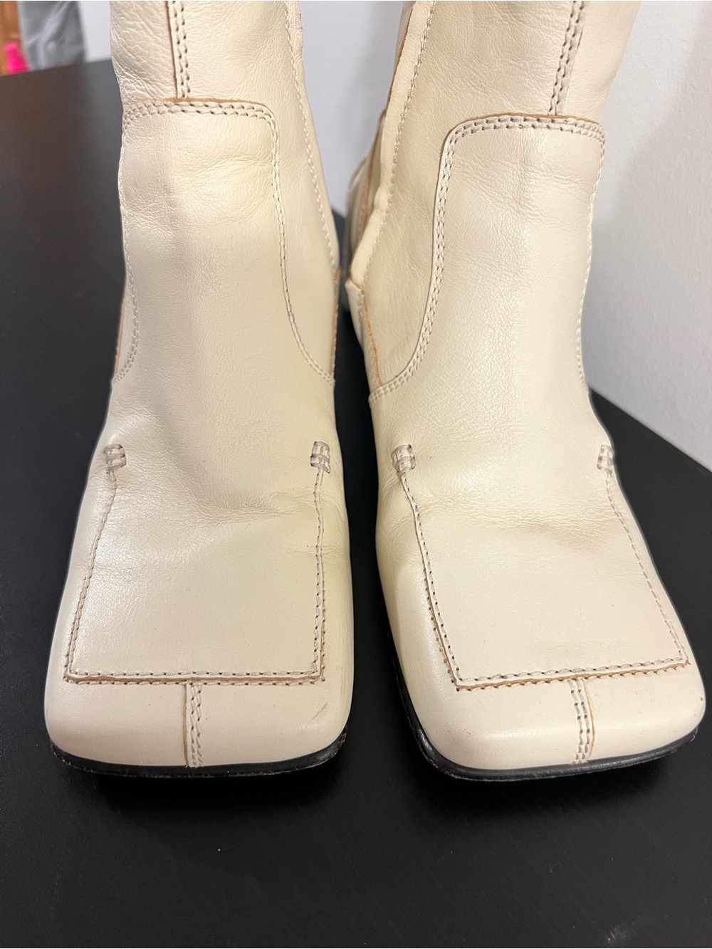 Acne Studios Women’s Cream Leather Square-Toe Ankle Boots Size EU 35 - Picture 2 of 13